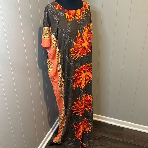 Bati-One Original flowy floral print kaftan. One size. - Picture 2 of 6